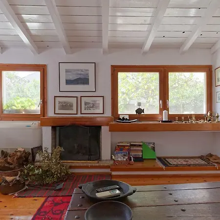 To Spitaki Galaxídhion