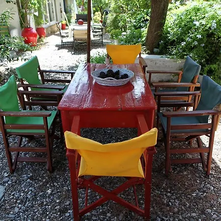 To Spitaki Galaxídhion