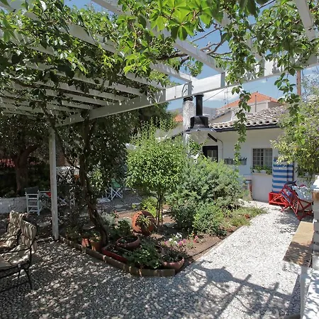 To Spitaki * Галаксиди